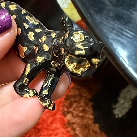 Vintage Black and Gold Leopard Brooch - Picture 4 of 6